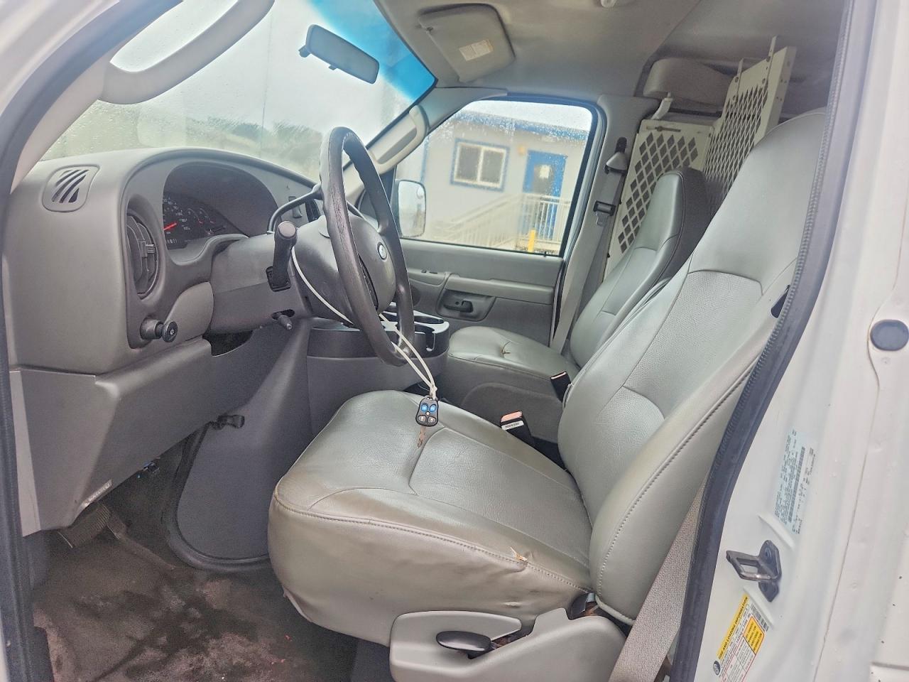 2007 Ford Econoline E150 Van - Фото 7