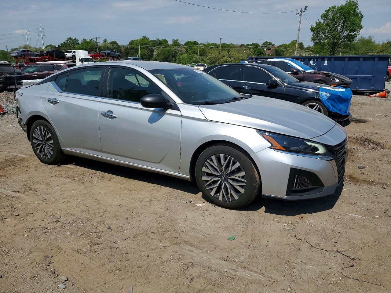 2024 Nissan Altima Sv - Image 4