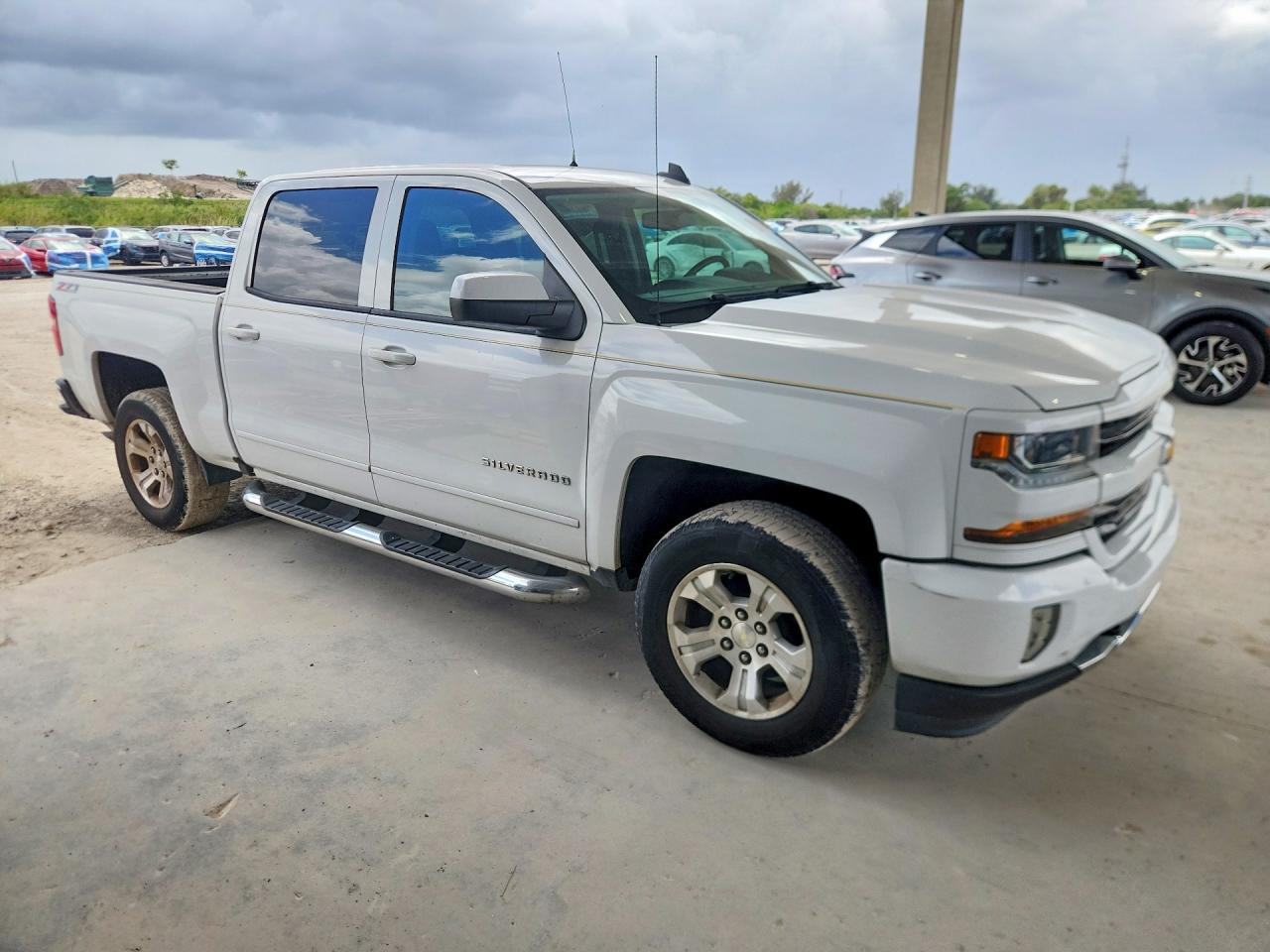 2017 Chevrolet Silverado K1500 Lt - Image 4
