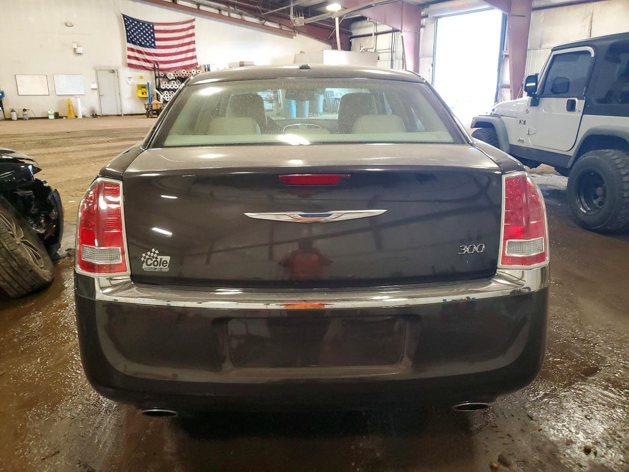 2013 Chrysler 300 - Фото 6