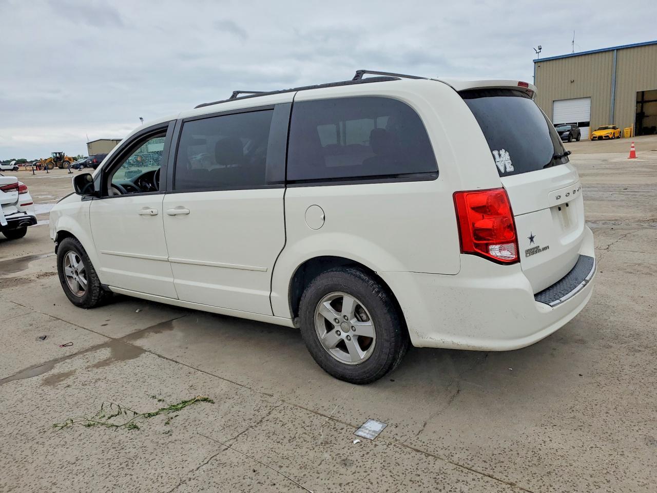 2013 Dodge Grand Caravan Sxt - Фото 2
