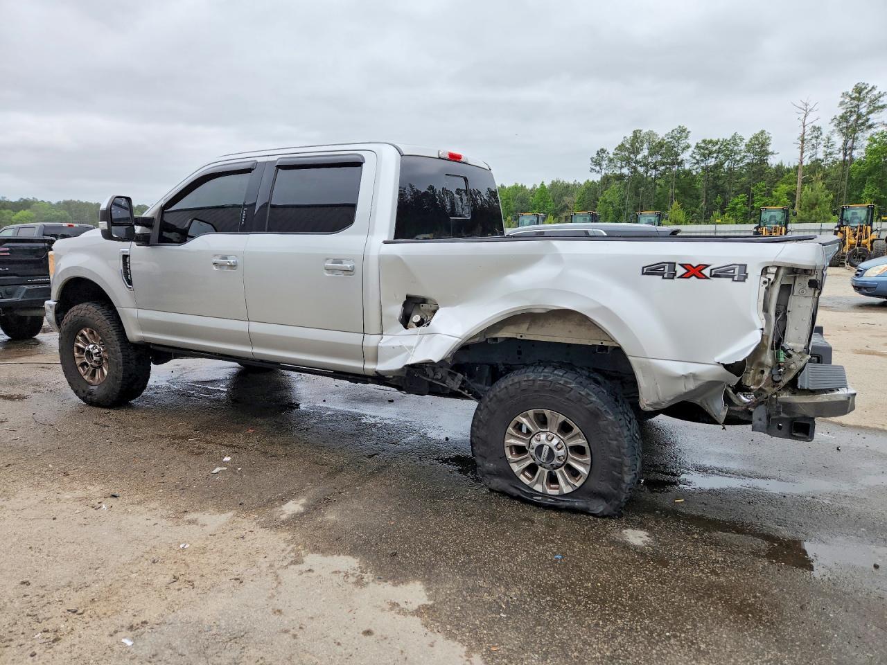 2017 Ford F250 Super Duty - Image 2