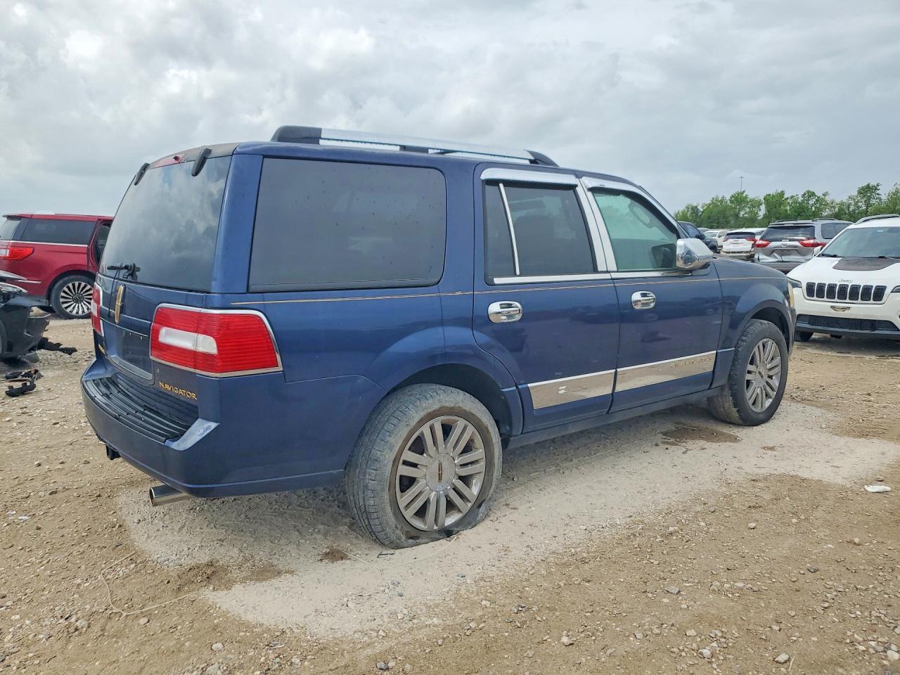 2007 Lincoln Navigator - Image 3