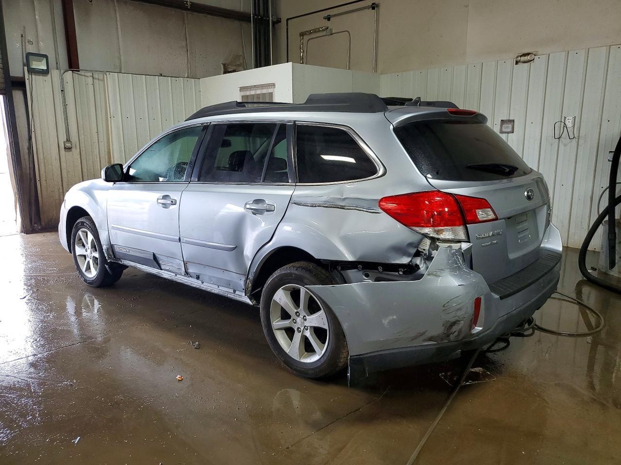 2014 Subaru Outback 2.5I Limited - Image 2