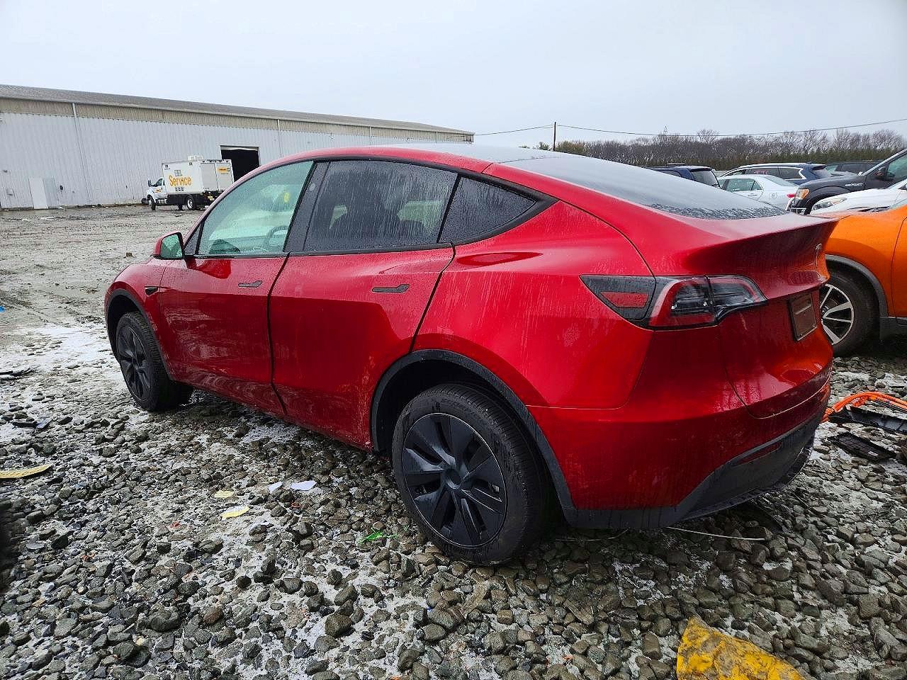 2024 Tesla Model Y - Фото 2