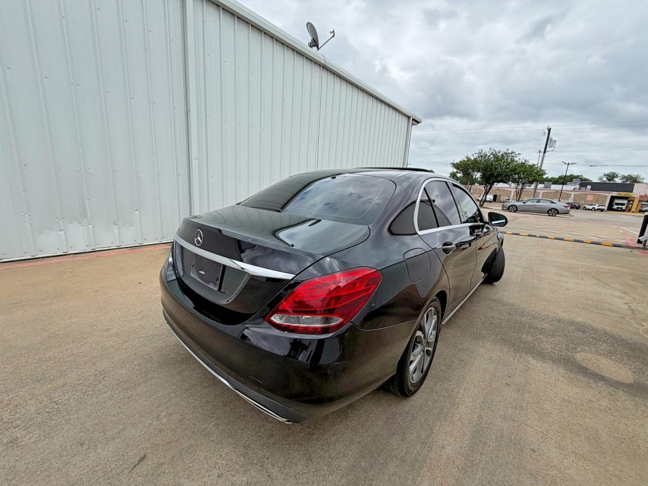 2018 Mercedes-Benz C 300 - Image 4