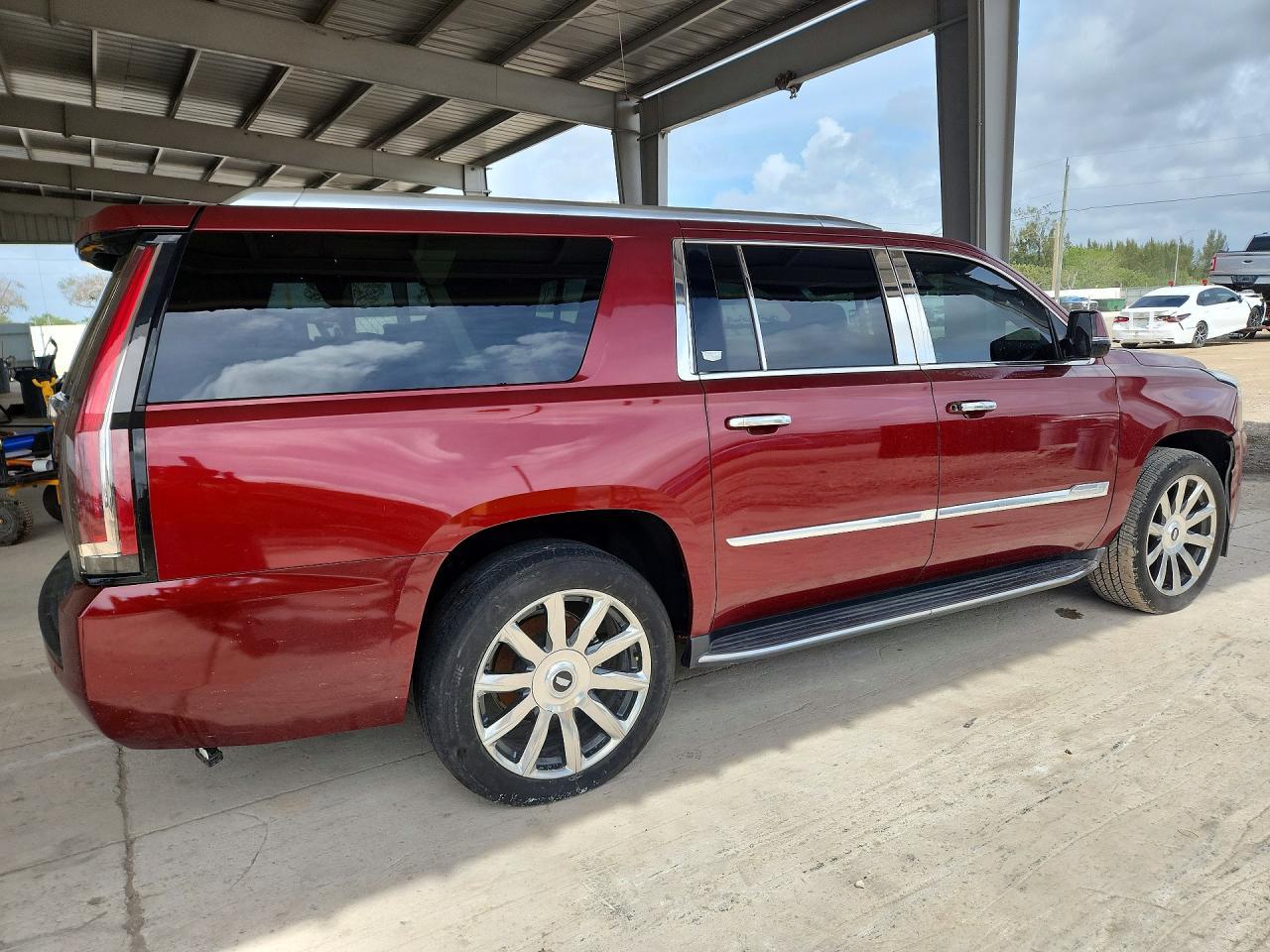 2017 Cadillac Escalade Esv Luxury - Фото 3