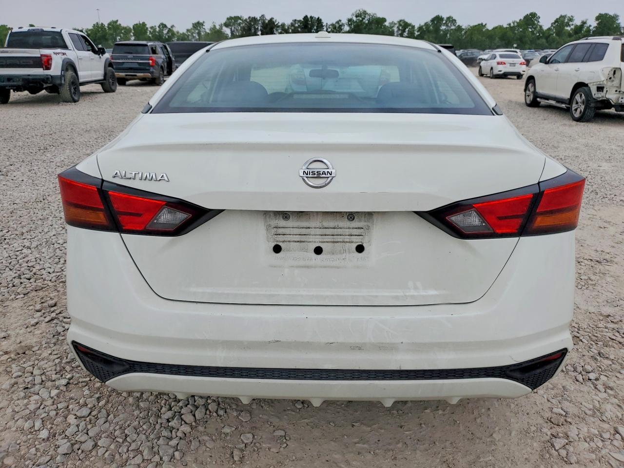 2019 Nissan Altima S - Image 6