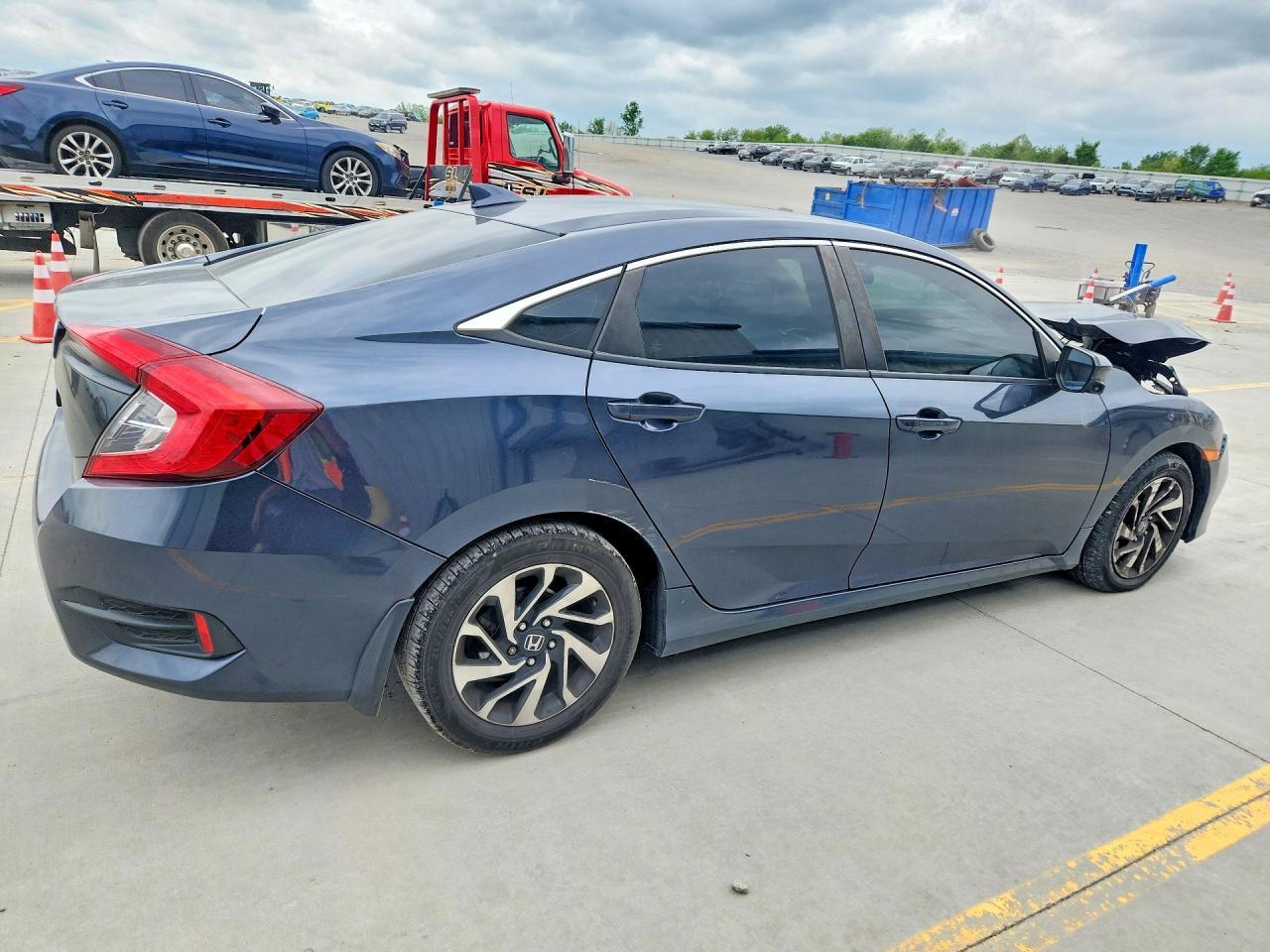 2018 Honda Civic Ex - Image 3