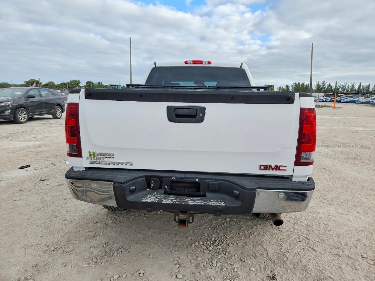 2009 GMC Sierra K1500 Hybrid - Image 6