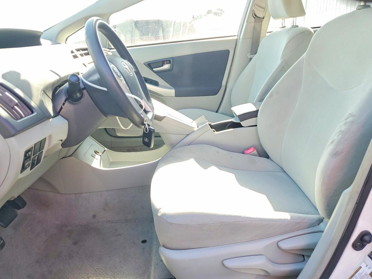 2010 Toyota Prius Iii - Фото 7