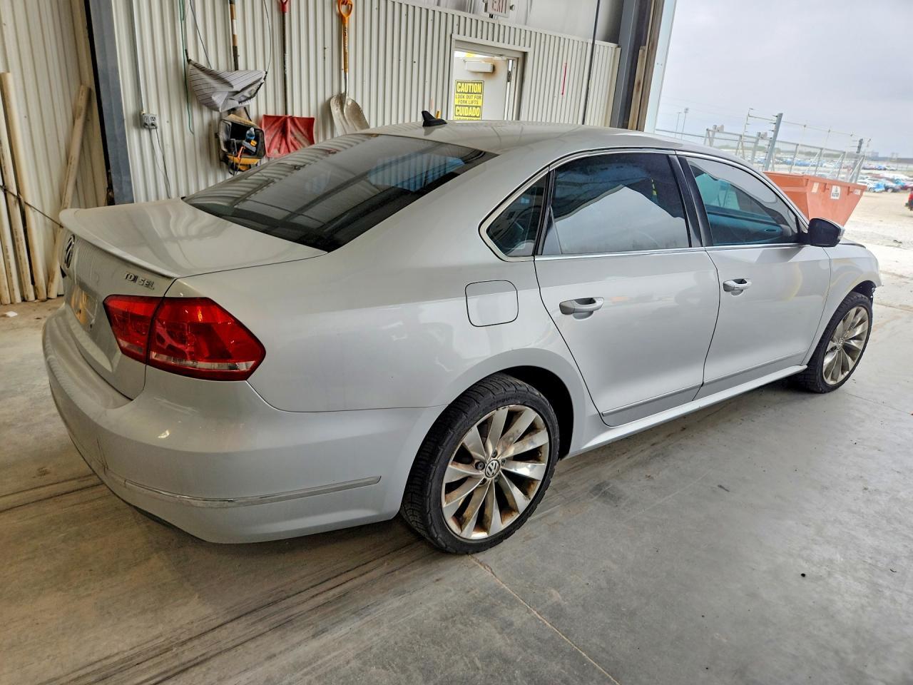 2014 Volkswagen Passat Sel - Фото 3