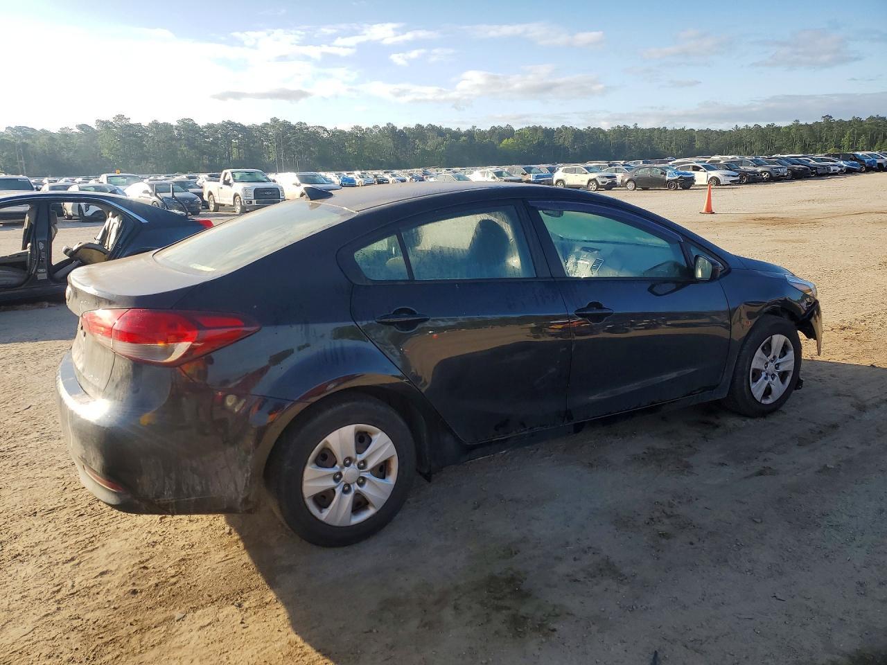 2017 Kia Forte Lx - Image 3
