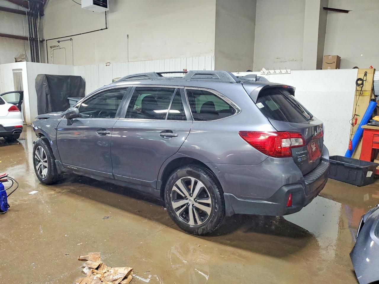 2018 Subaru Outback 2.5I Limited - Image 2