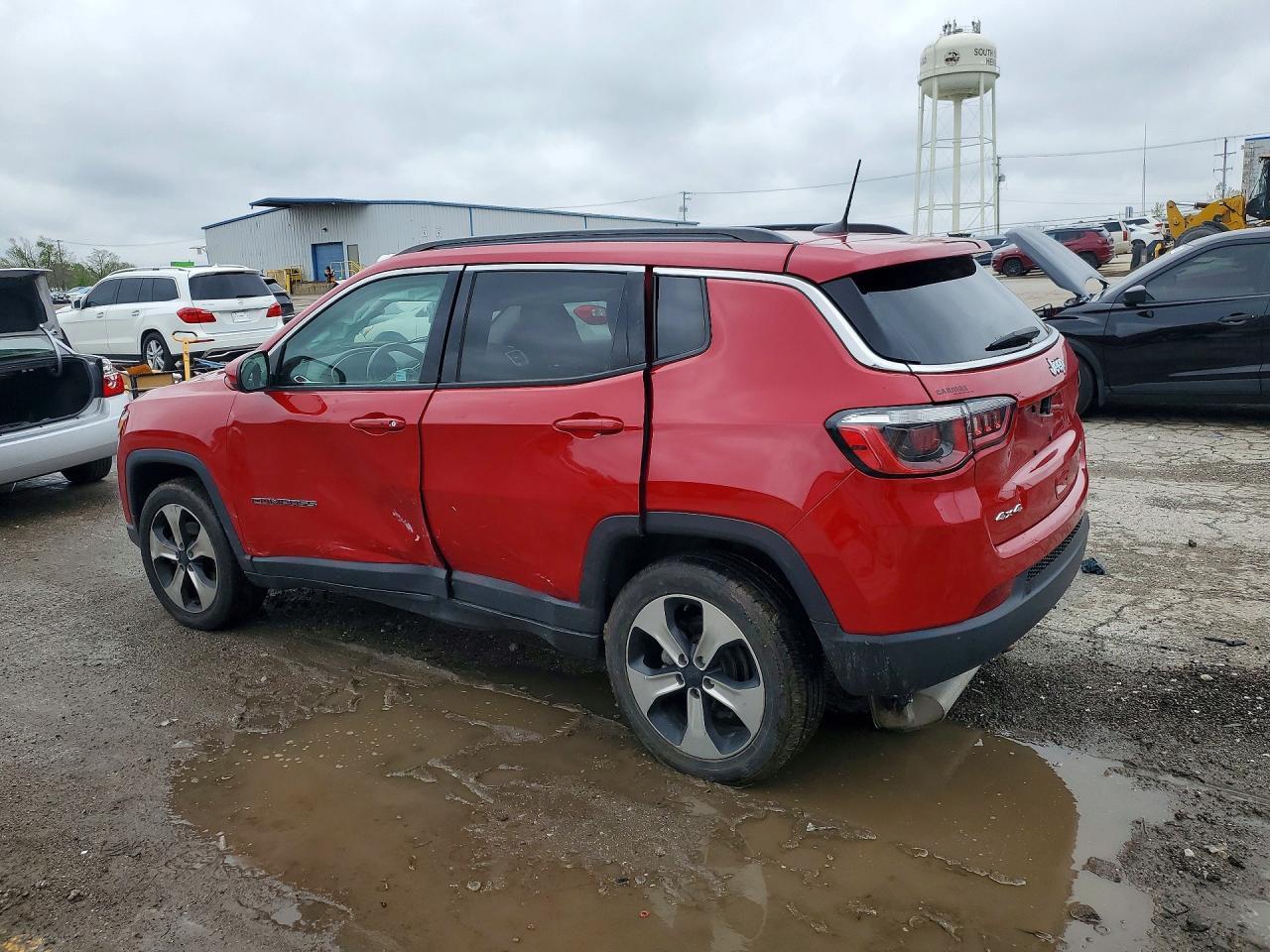 2018 Jeep Compass Latitude - Image 2