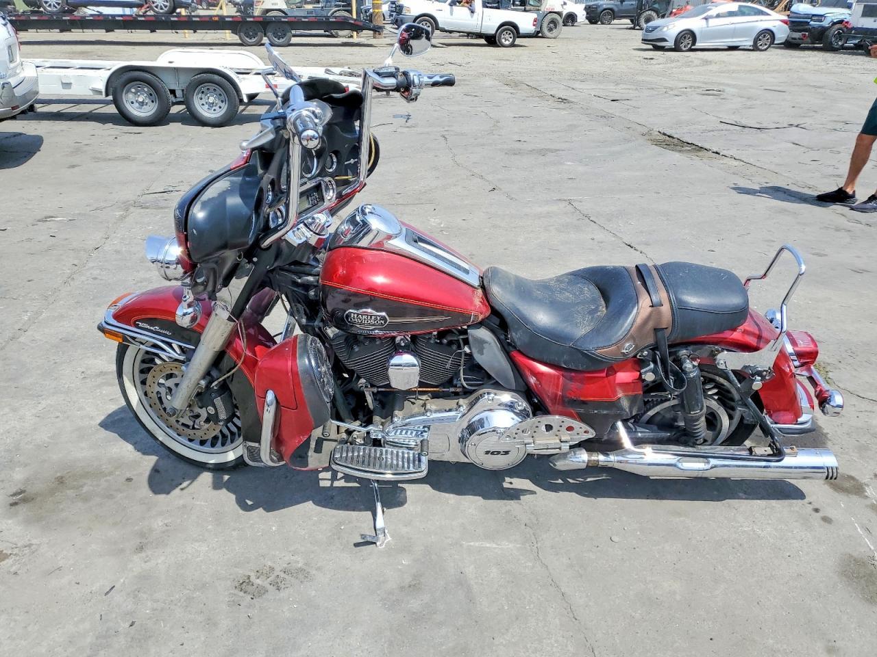 2012 Harley-Davidson Flhtcu Ultra Classic Electra Glide - Фото 3