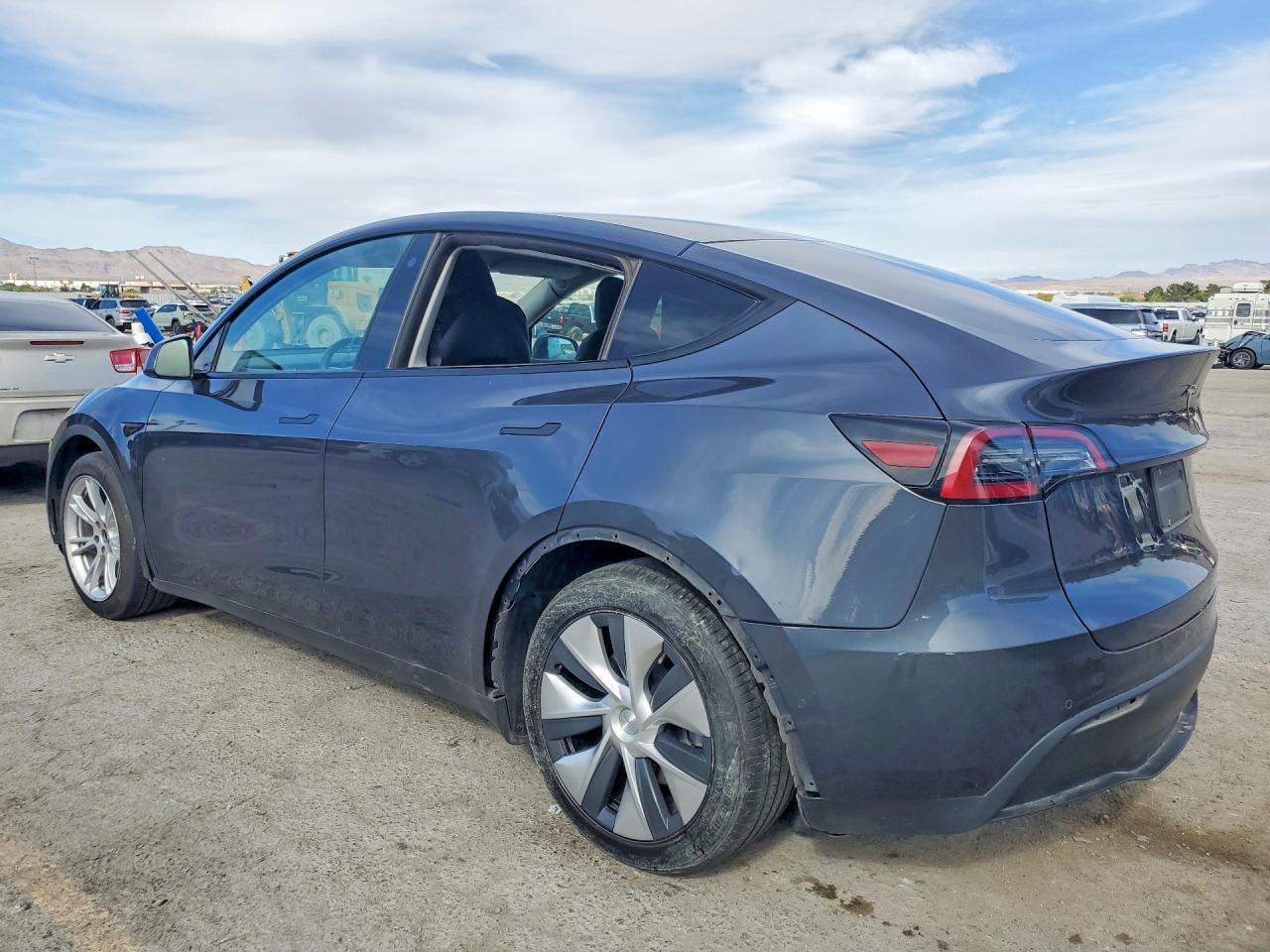 2022 Tesla Model Y - Фото 2