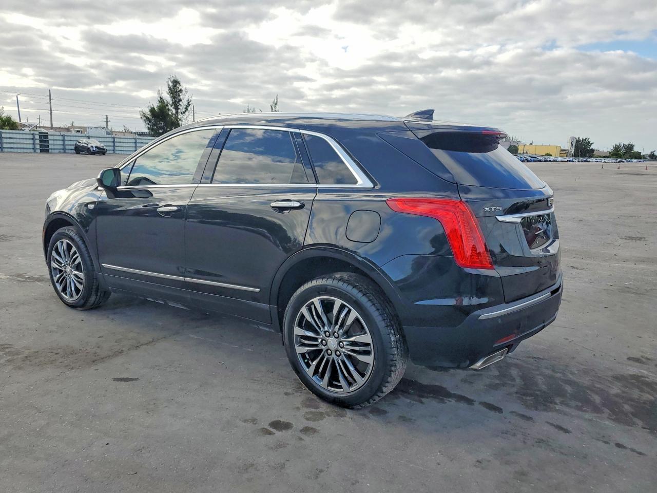 2018 Cadillac Xt5 Premium Luxury - Фото 2