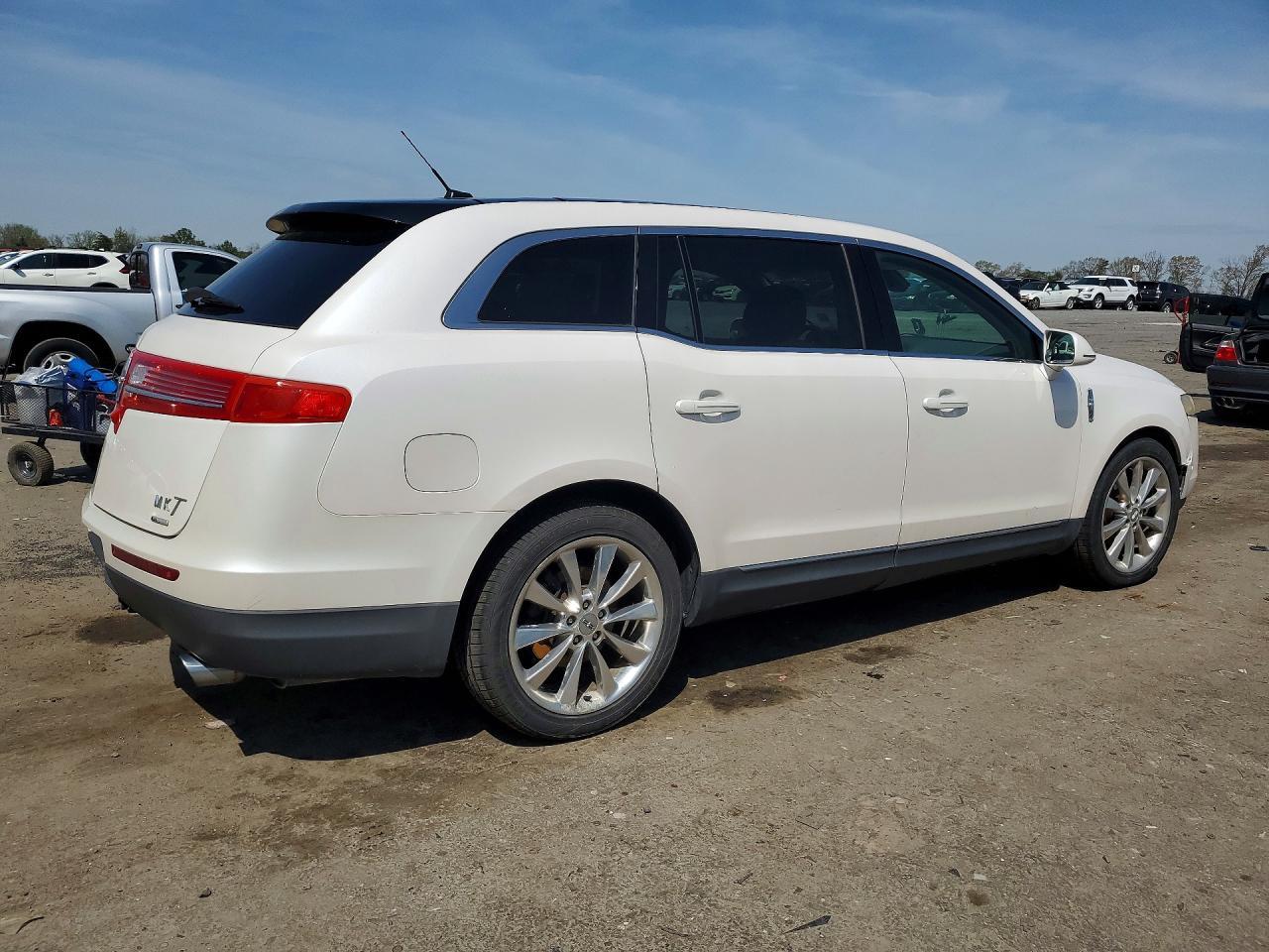 2011 Lincoln Mkt - Фото 3