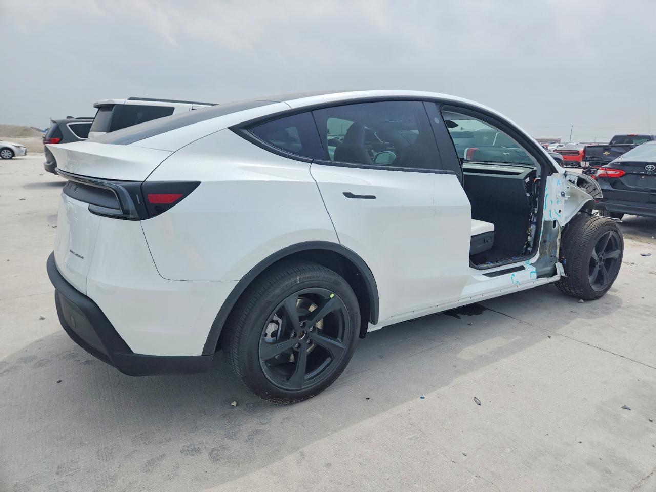 2026 Tesla Model Y - Image 3