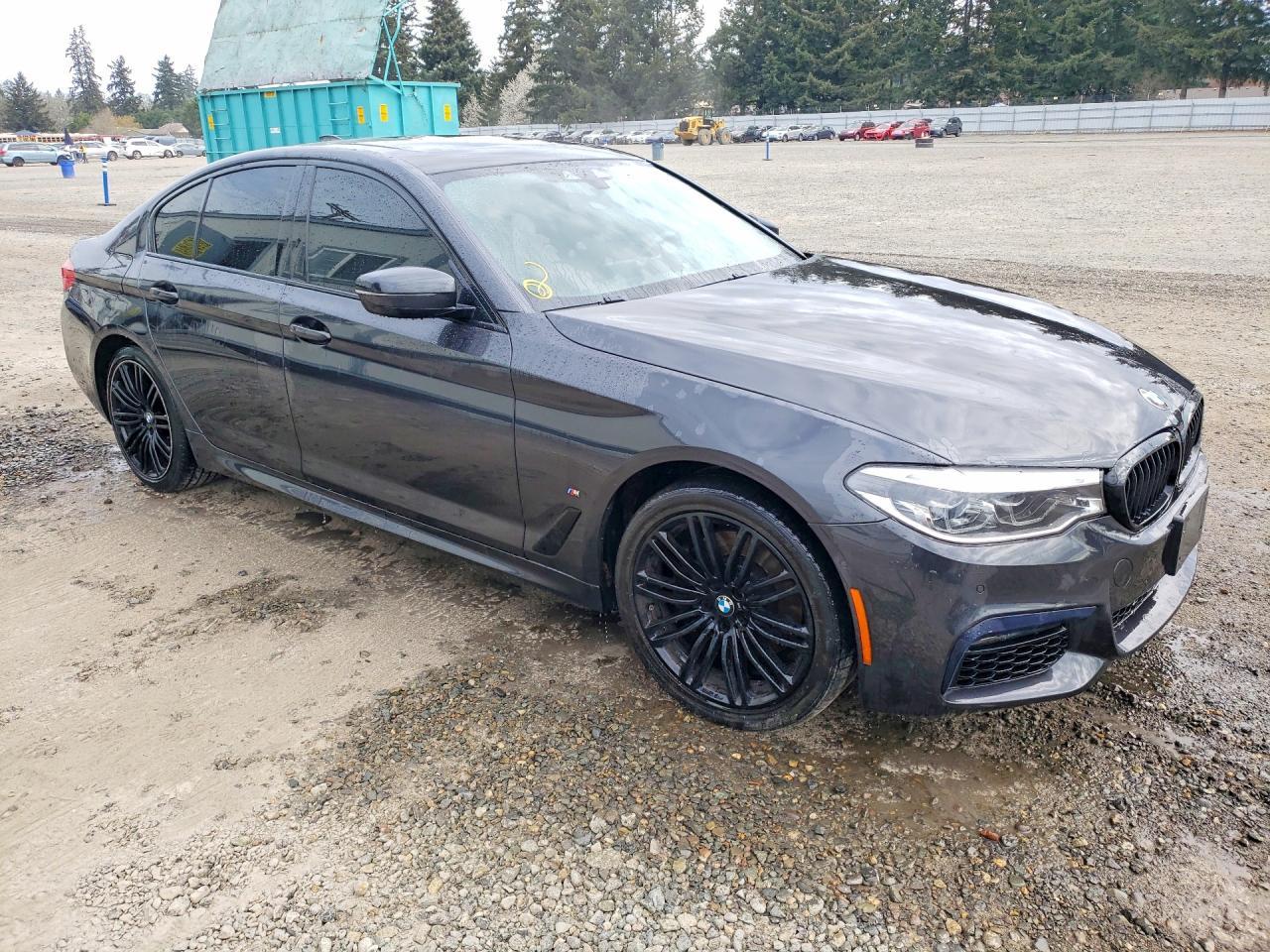 2020 BMW 530E - Фото 4