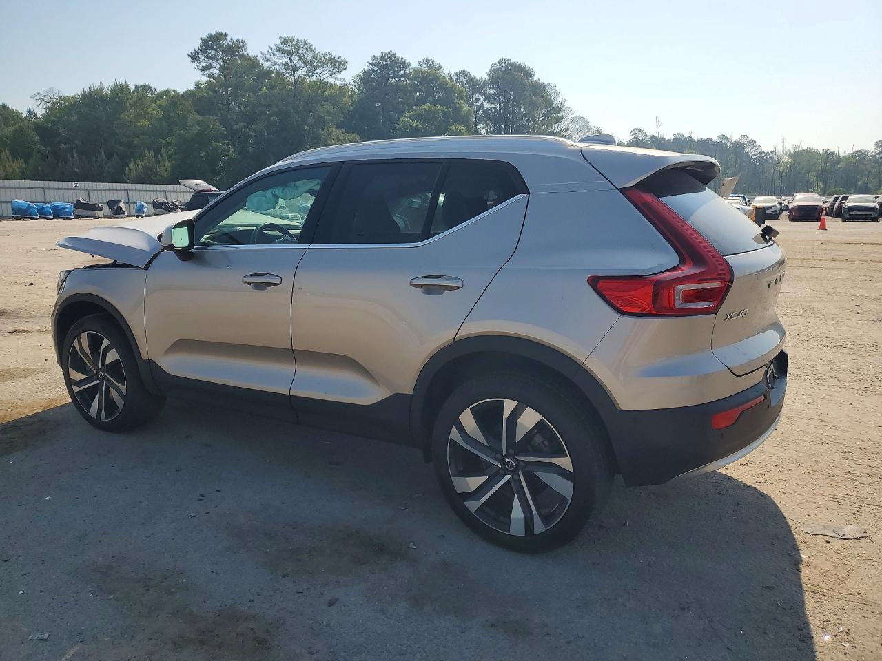 2023 Volvo Xc40 Plus - Фото 2