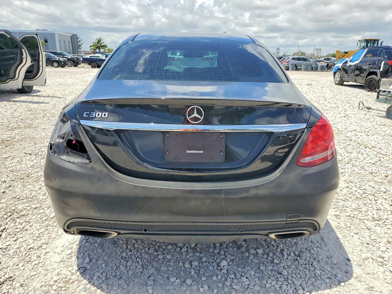 2018 Mercedes-Benz C 300 - Image 6