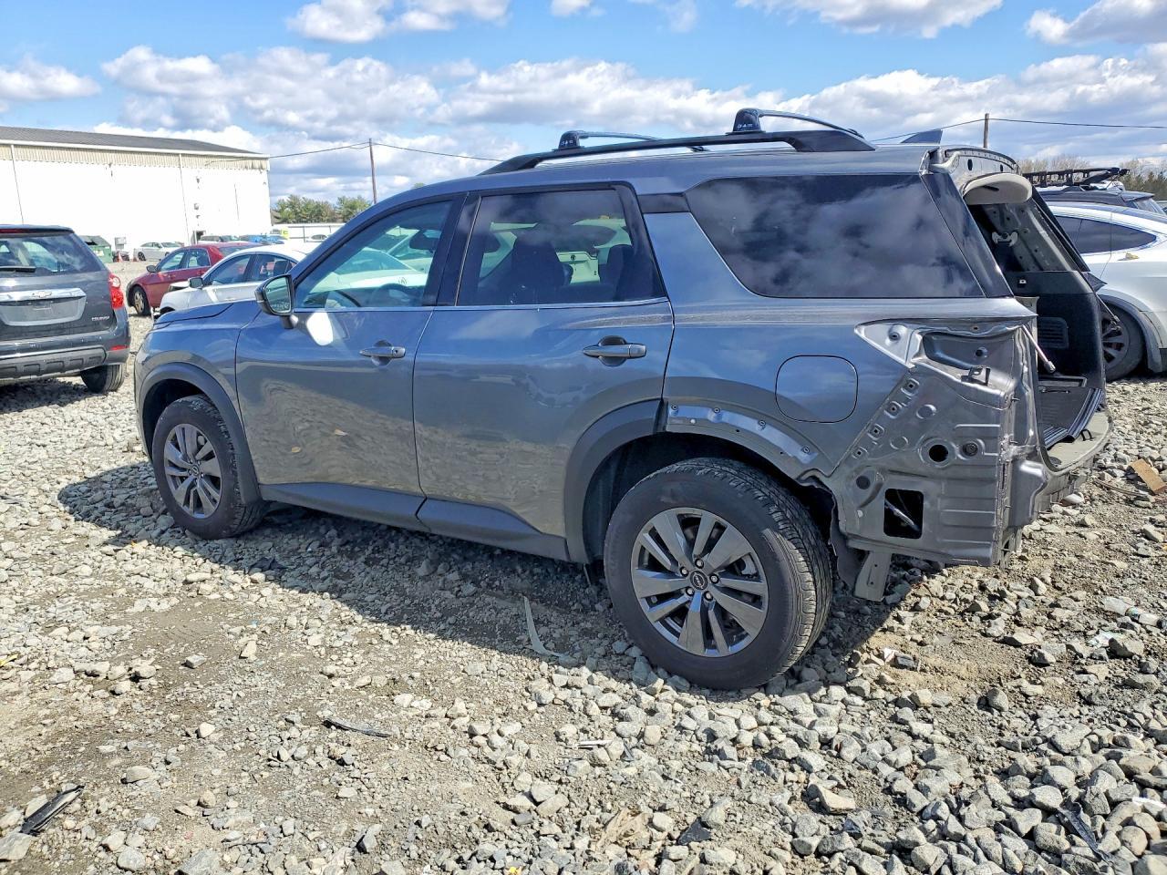2024 Nissan Pathfinder Sv - Image 2