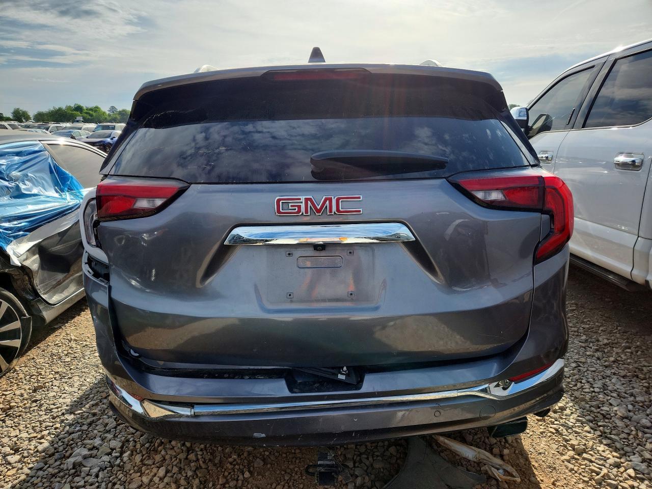 2020 GMC Terrain Denali - Image 6