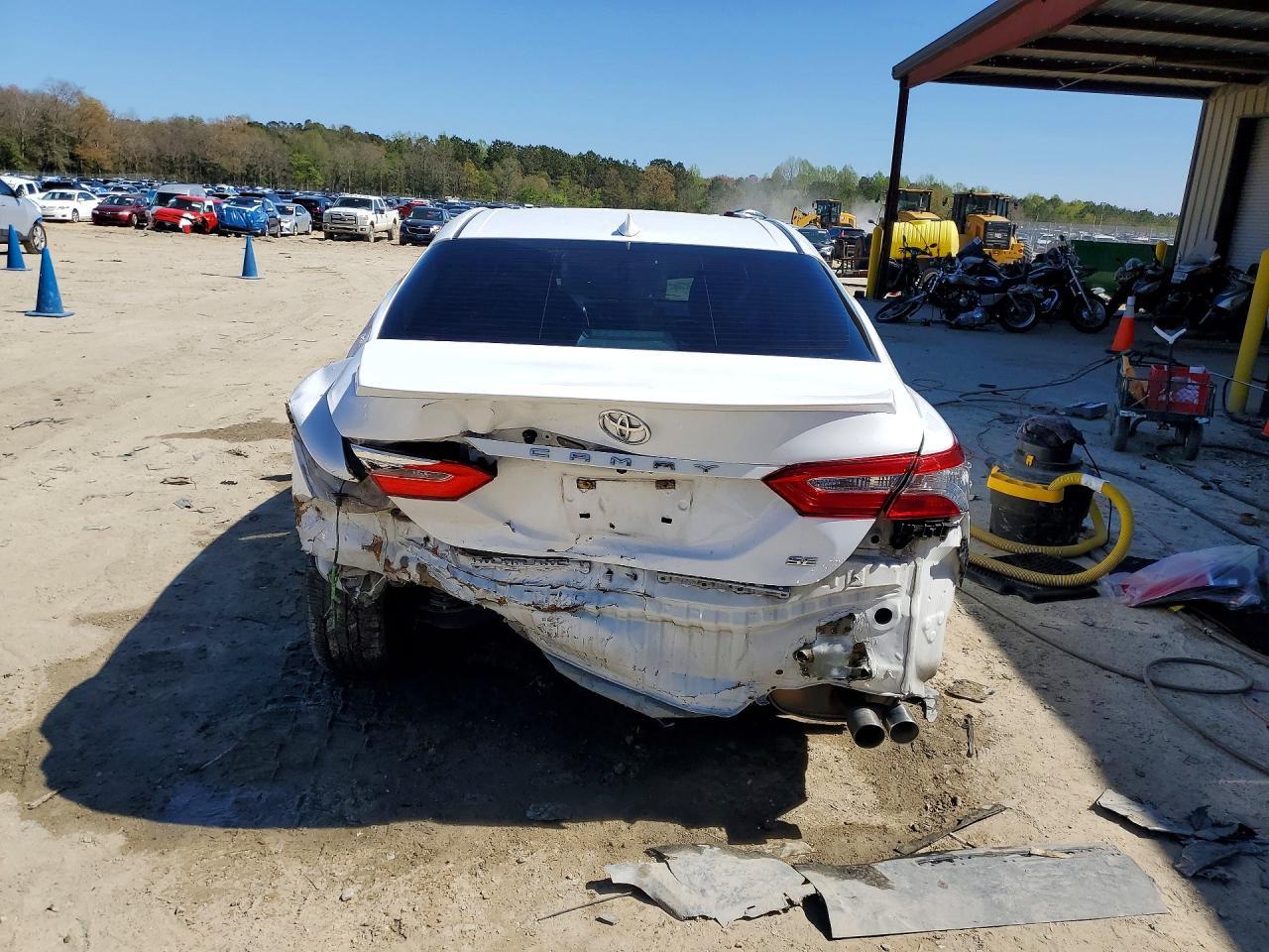 2019 Toyota Camry Se - Image 6