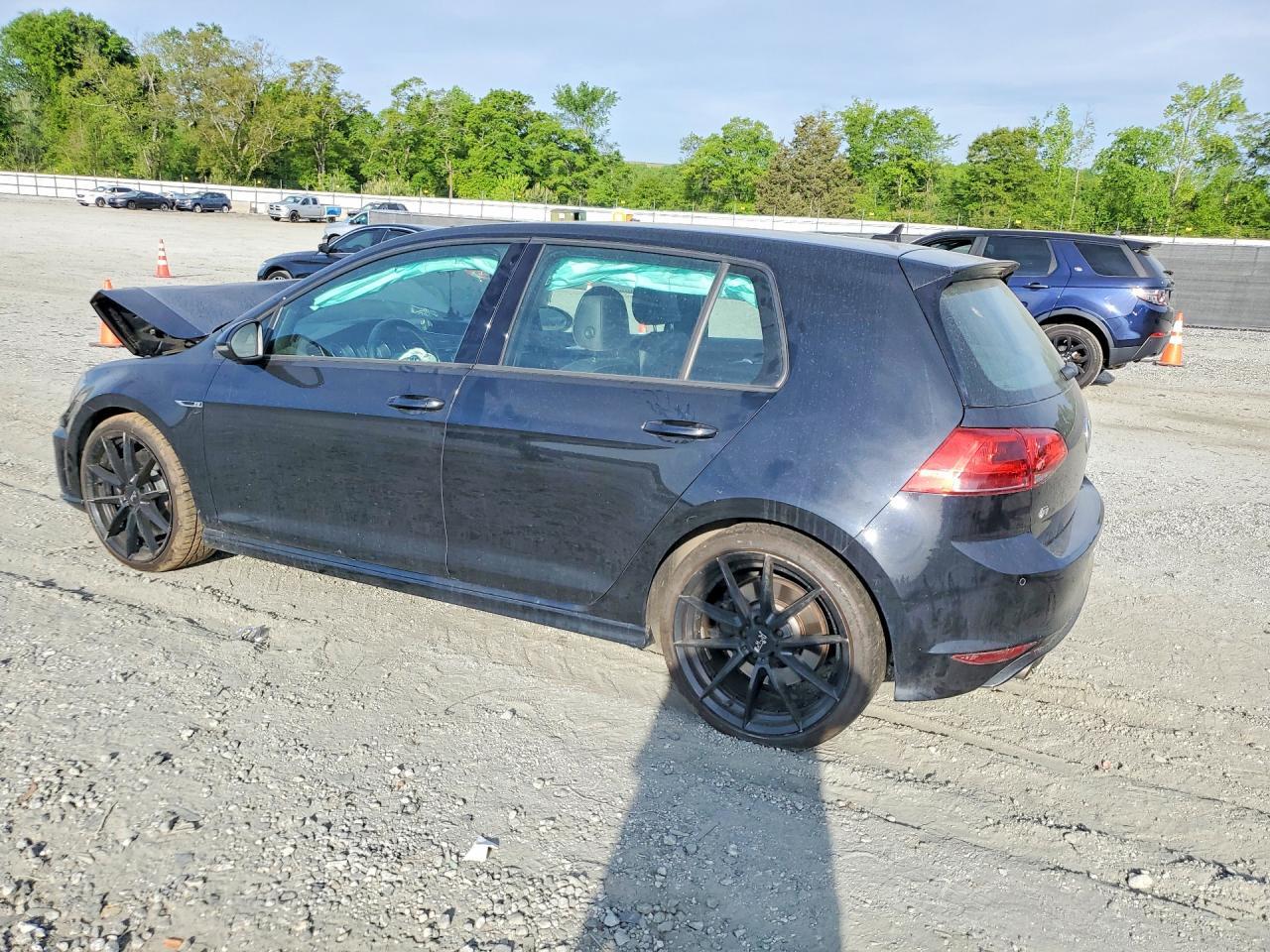 2017 Volkswagen Golf R - Image 2