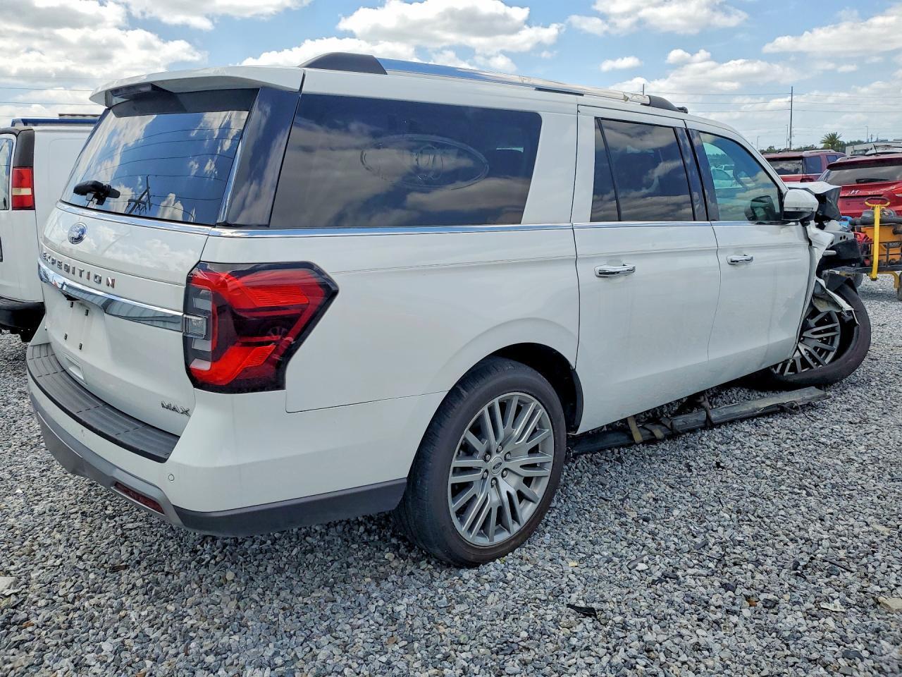 2023 Ford Expedition Max Limited - Image 3