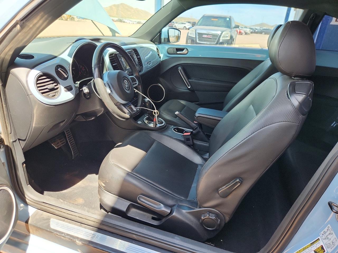 2012 Volkswagen Beetle - Фото 7