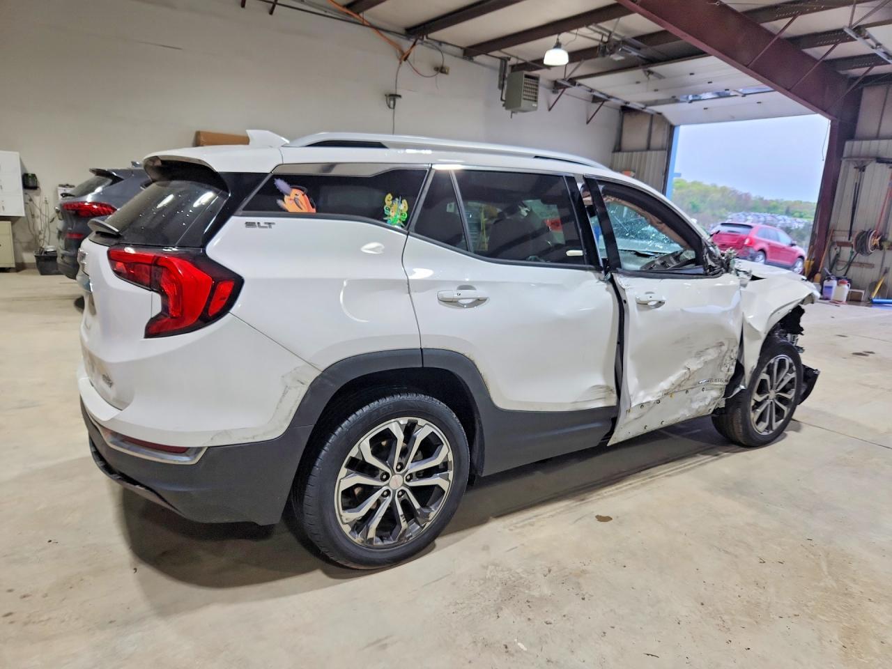 2021 GMC Terrain Slt - Image 3