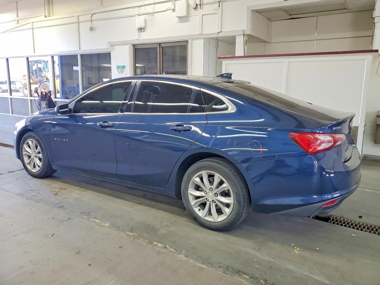 2020 Chevrolet Malibu Lt - Image 2