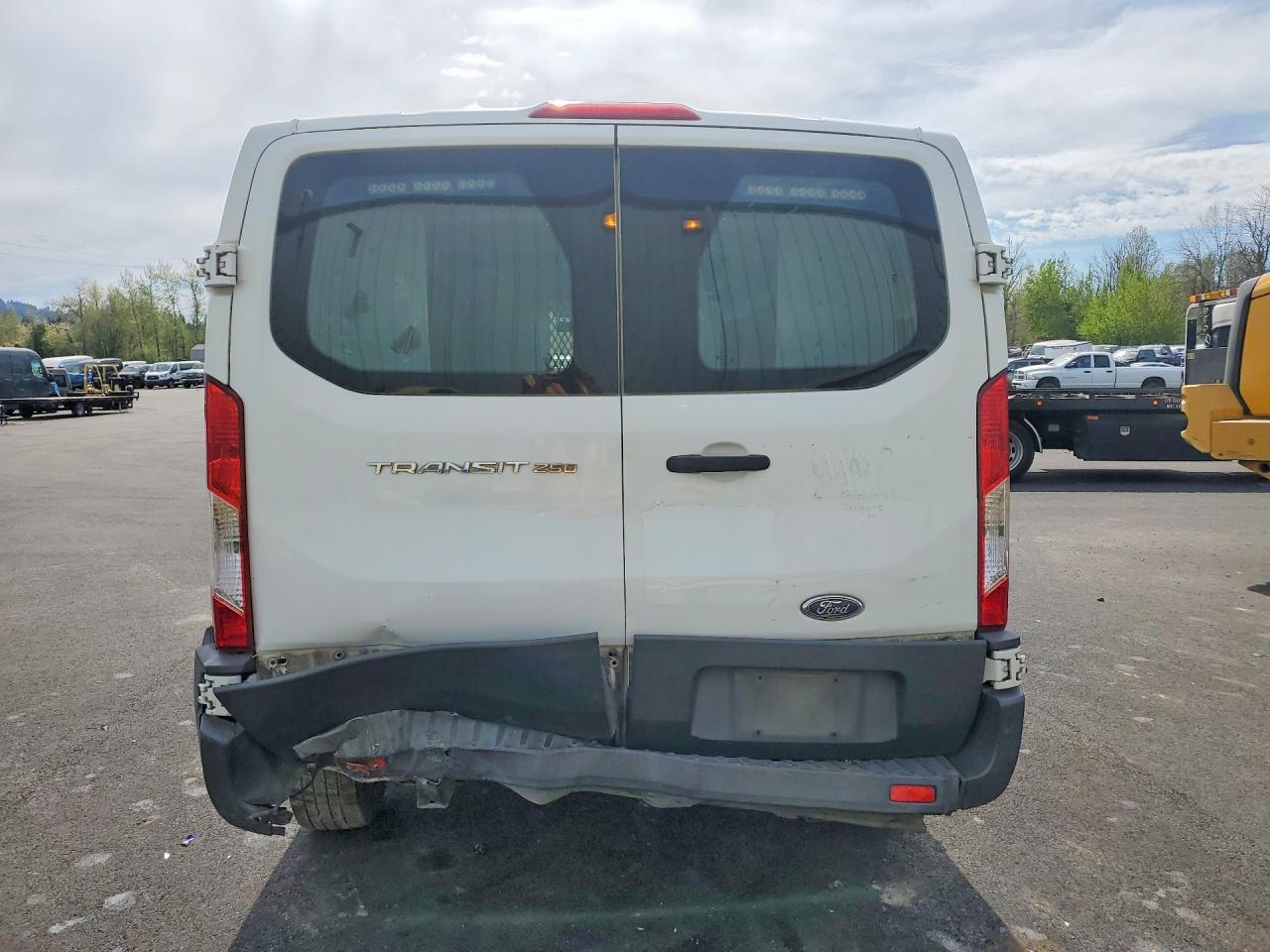 2015 Ford Transit T-250 - Image 6