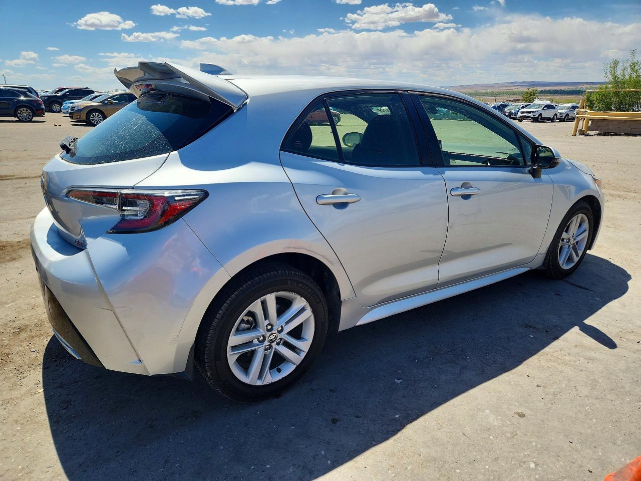 2020 Toyota Corolla Hatchback Se - Фото 3