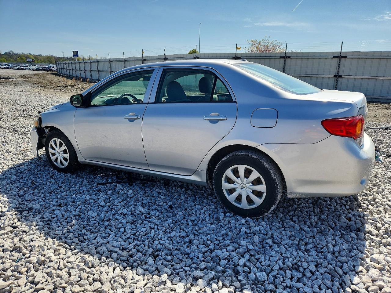 2009 Toyota Corolla Le - Фото 2