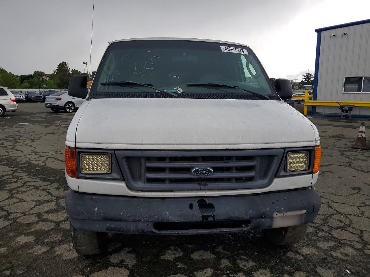 2005 Ford Econoline E250 Van - Фото 5