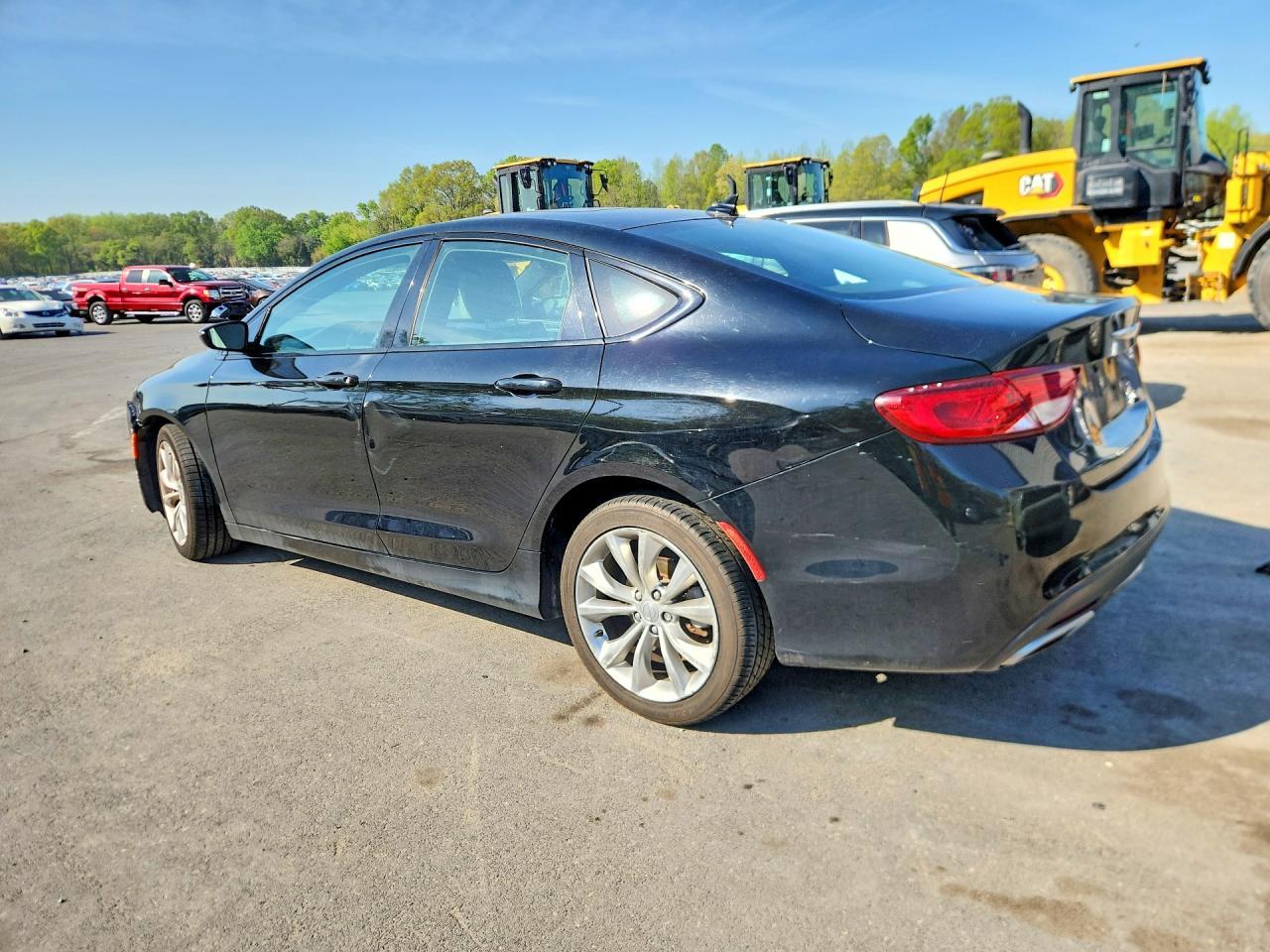 2015 Chrysler 200 S - Фото 2