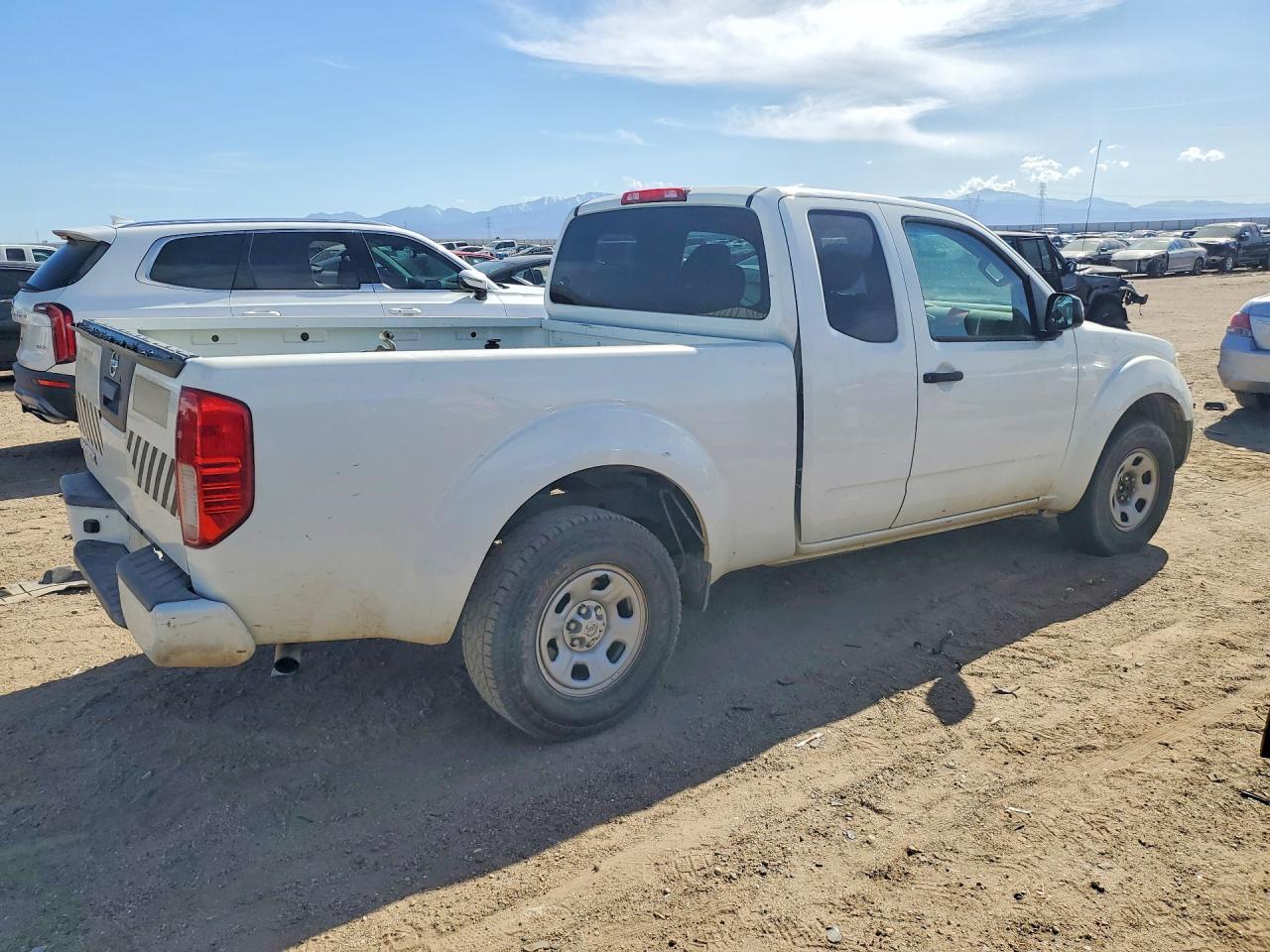 2017 Nissan Frontier S - Image 3