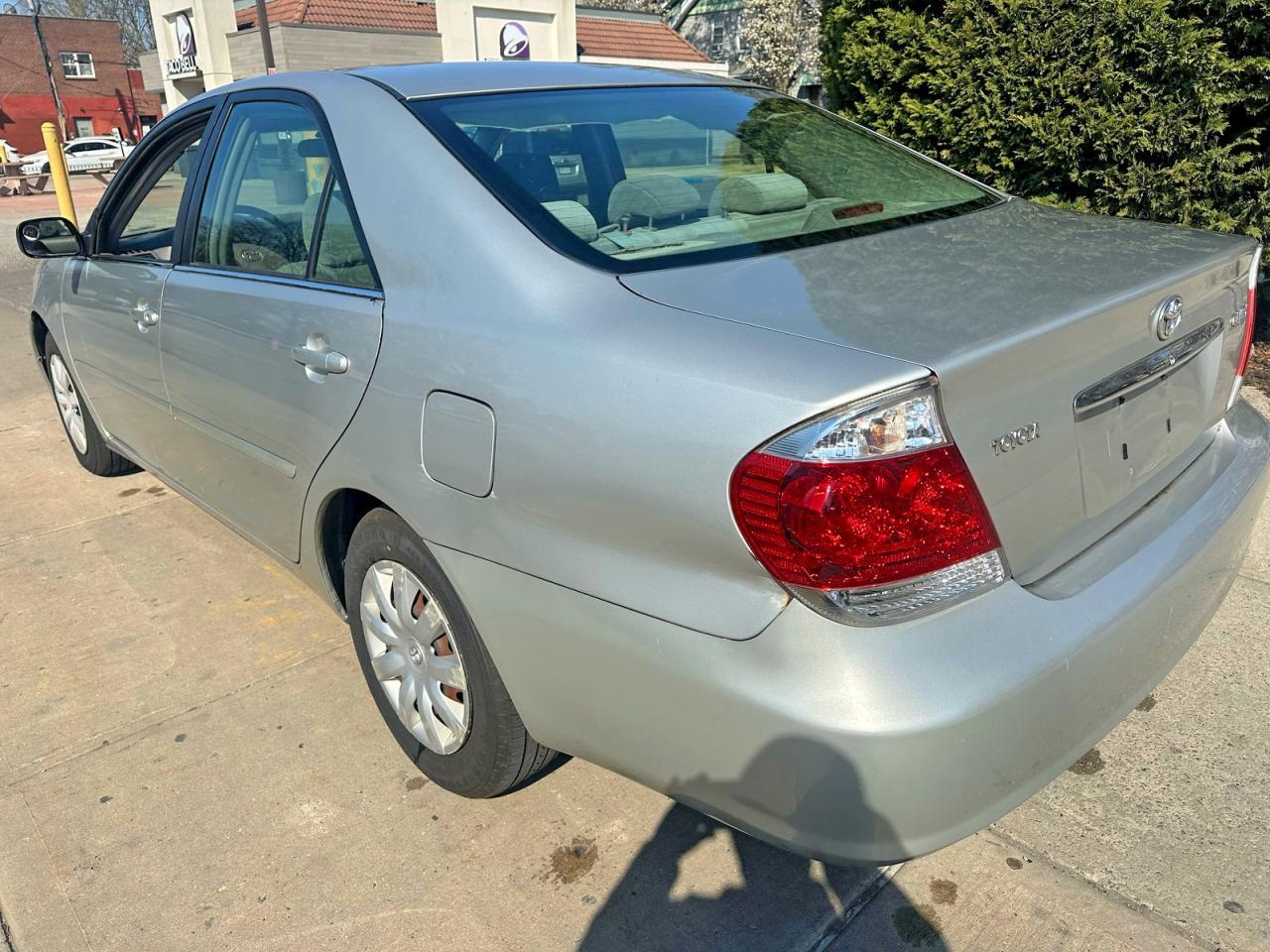 2005 Toyota Camry Standard - Фото 3