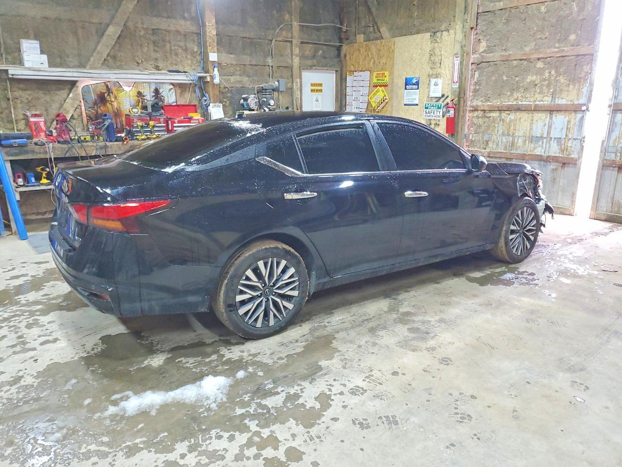2025 Nissan Altima - Фото 3