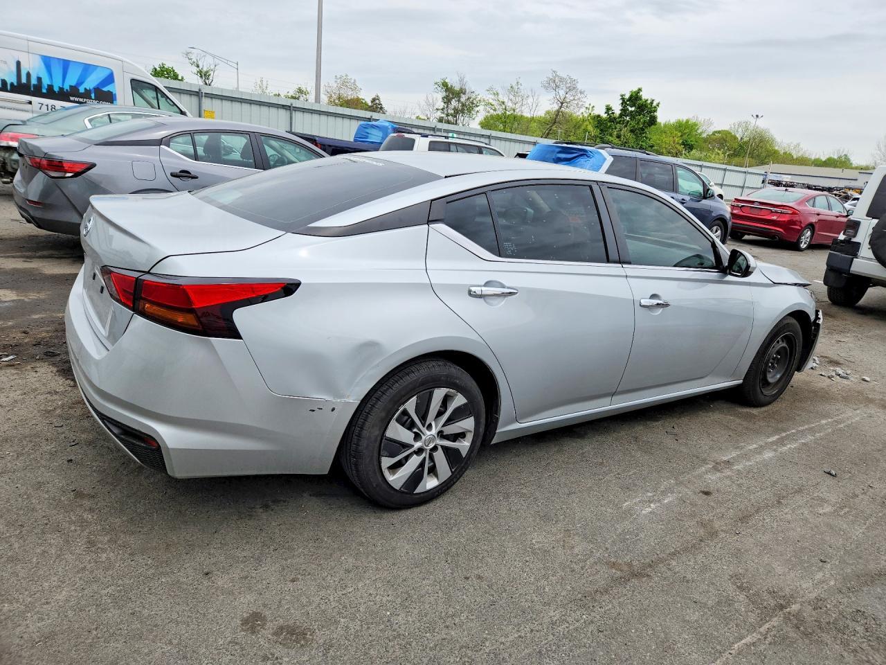 2022 Nissan Altima S - Фото 3