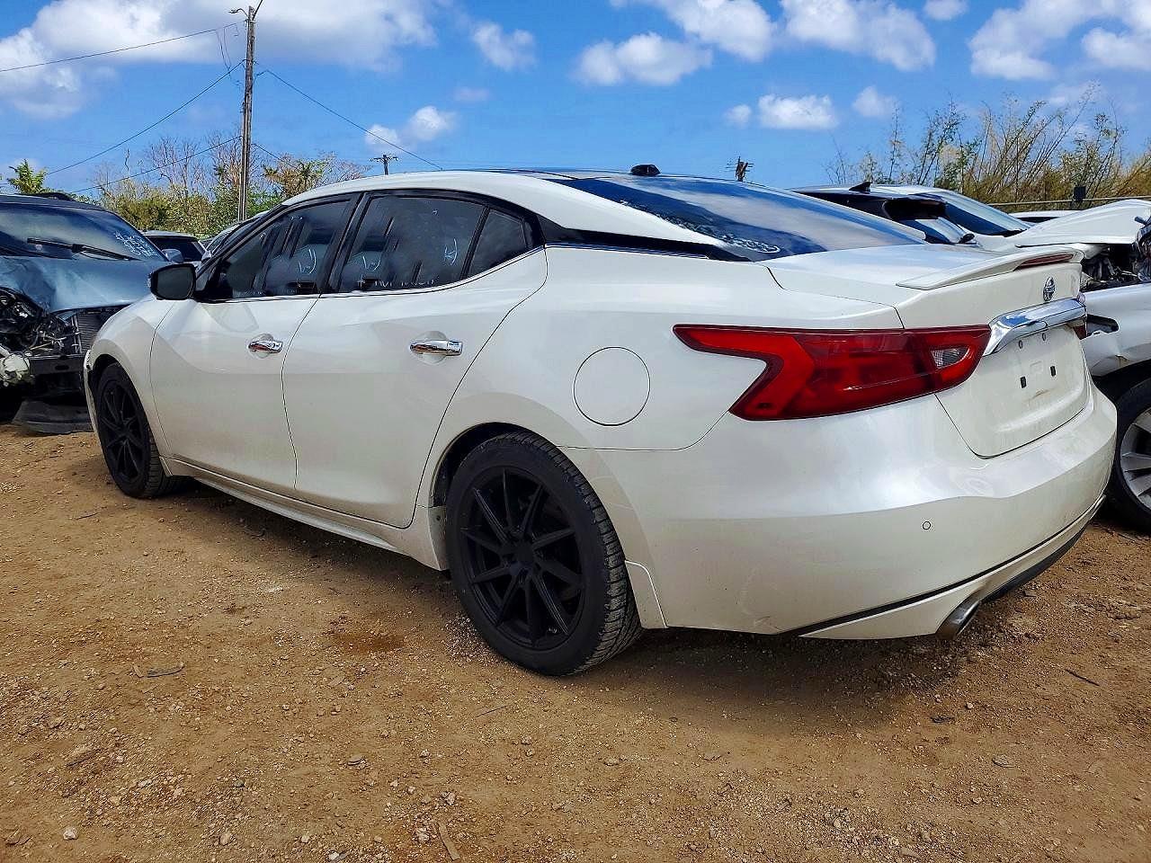 2017 Nissan Maxima Platinum - Image 2