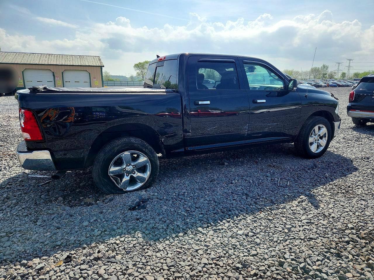 2015 Ram 1500 Slt - Image 3