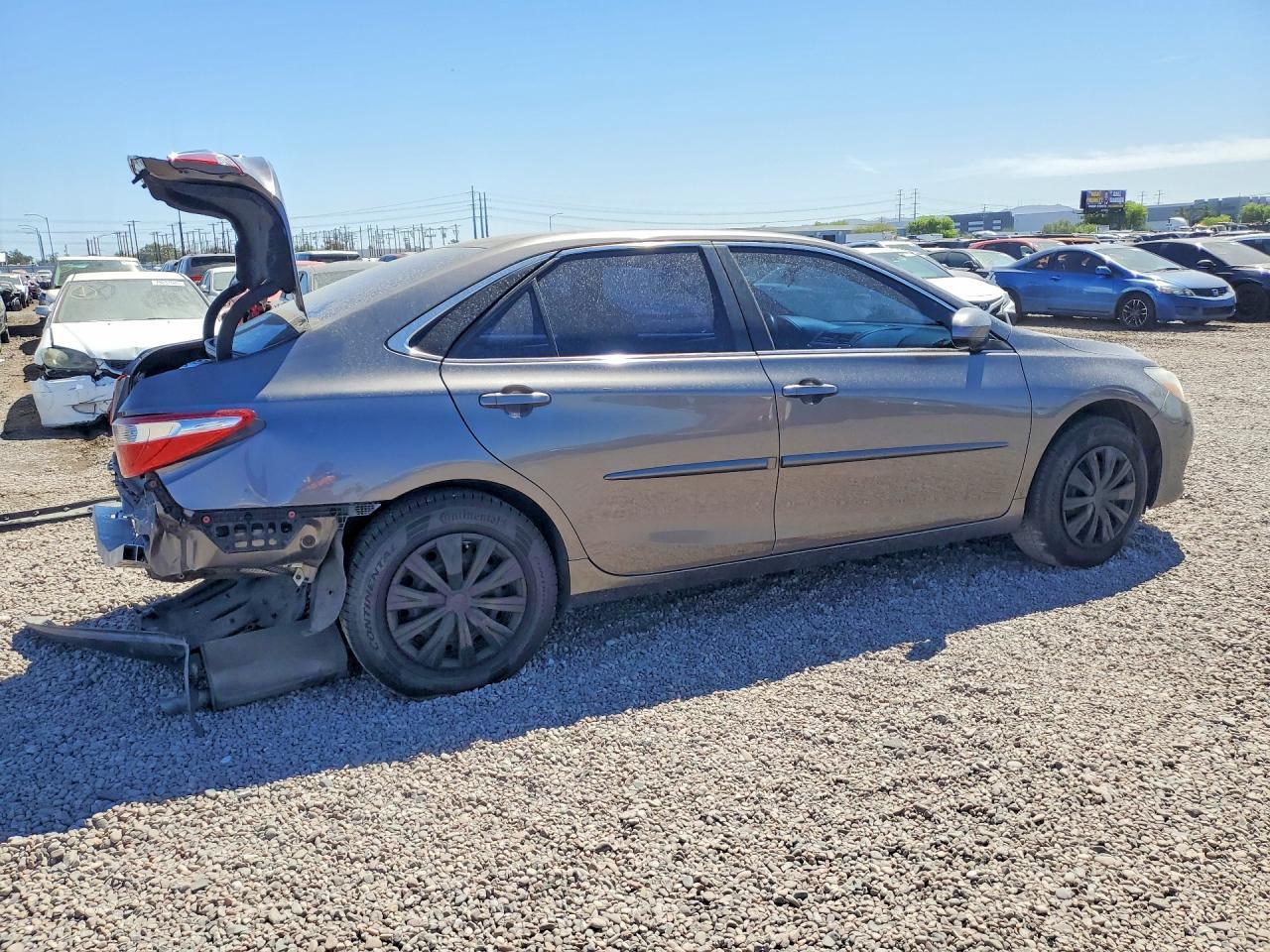 2017 Toyota Camry Le - Image 3