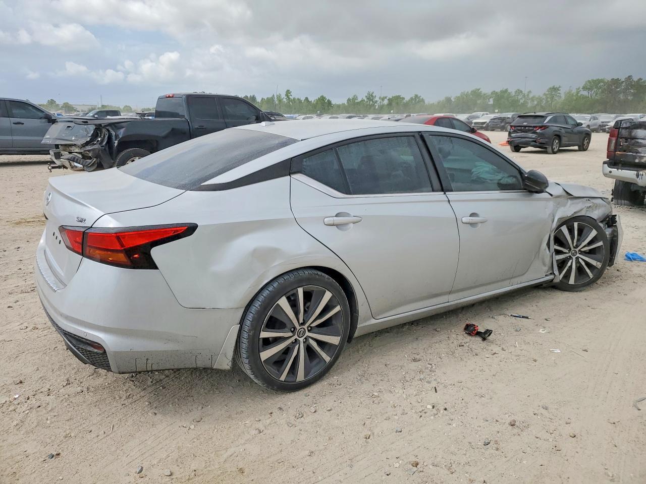 2021 Nissan Altima 2.5 Sr - Image 3