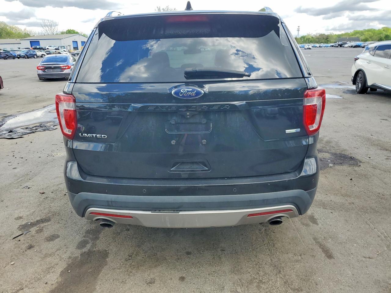 2017 Ford Explorer Limited - Image 6