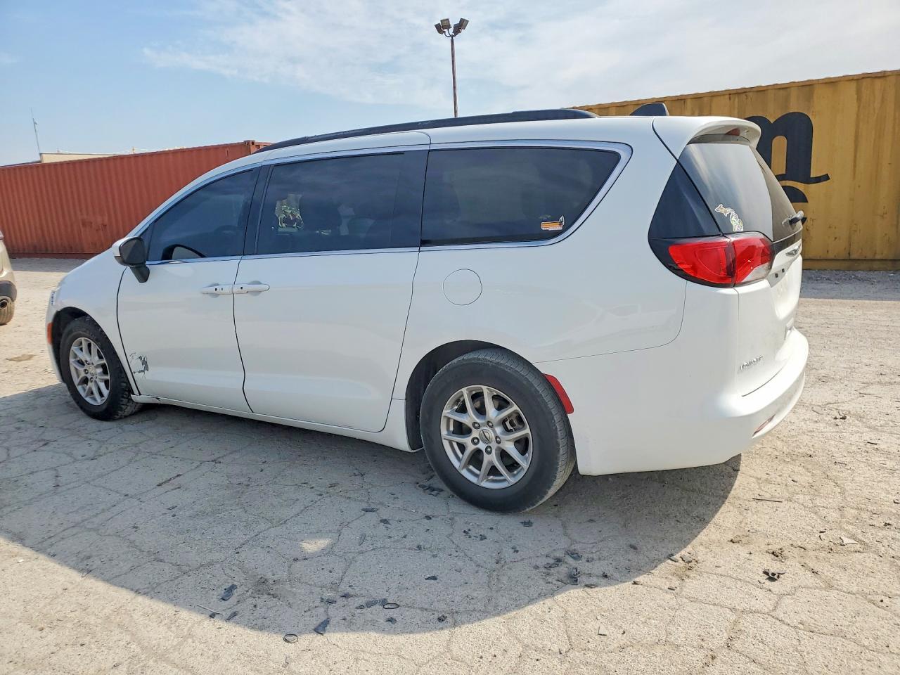 2021 Chrysler Voyager Lxi - Image 2